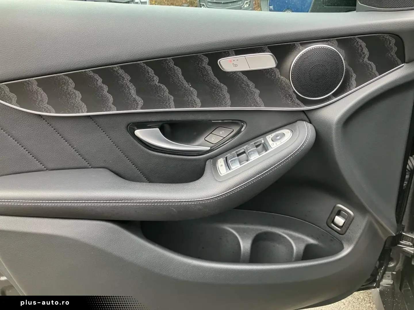 MERCEDES-BENZ GLC 300 de 4M AMG AHK Pano Night AdvSound LED