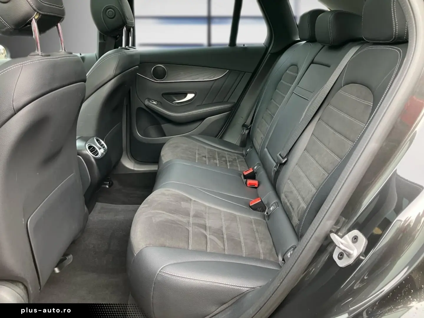 MERCEDES-BENZ GLC 300 de 4M AMG AHK Pano Night AdvSound LED