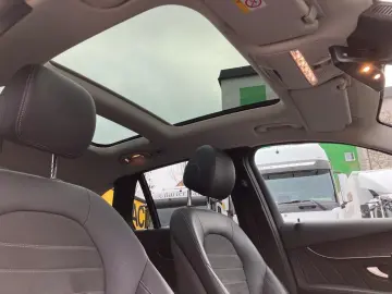 MERCEDES-BENZ GLC 300 de 4M AMG AHK Pano Night AdvSound LED