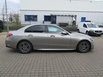 Mercedes-Benz C 180 AMG Line Navi Prem. AHK 360