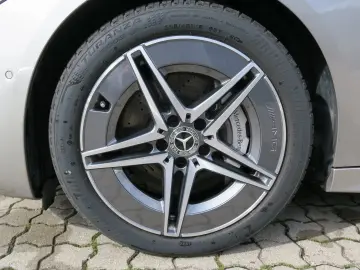 Mercedes-Benz C 180 AMG Line Navi Prem. AHK 360