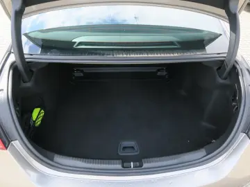 Mercedes-Benz C 180 AMG Line Navi Prem. AHK 360