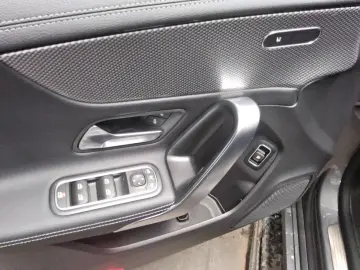 MERCEDES-BENZ CLA 250 e