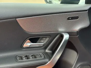 Mercedes-Benz A 180d