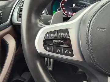 BMW X3 xDrive 20d AUT M PAKET VIR LASER PANO AHK VOL