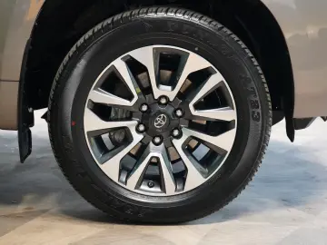 TOYOTA LAND CRUISER 2.8D-4D 4WD