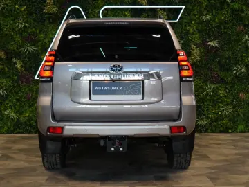 TOYOTA LAND CRUISER 2.8D-4D 4WD