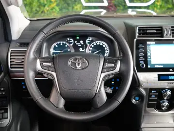 TOYOTA LAND CRUISER 2.8D-4D 4WD