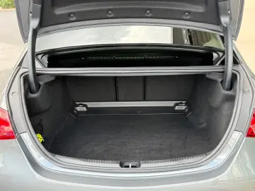 Mercedes-Benz C 180 AMG NIGHT LED NAVI KAMERA