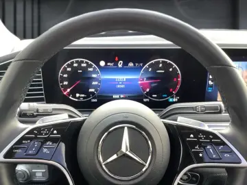 MERCEDES-BENZ GLE 450 d 4M AMG PANO AIRM DISTR BURMESTER AHK