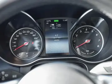 MERCEDES-BENZ GLC 300 e 4M AMG MBUX Navi EasyPack Ka&hellip;