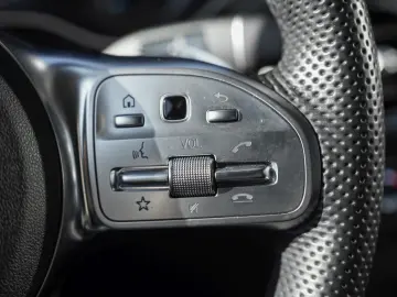 MERCEDES-BENZ GLC 300 e 4M AMG MBUX Navi EasyPack Ka&hellip;