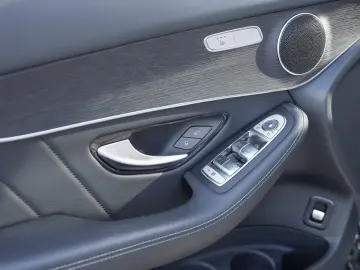 MERCEDES-BENZ GLC 300 e 4M AMG MBUX Navi EasyPack Ka&hellip;