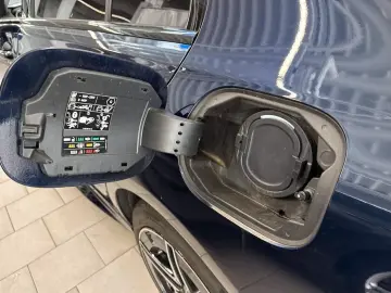 Mercedes-Benz C 300 e Lim. AMGLine Night Distr.  Digi