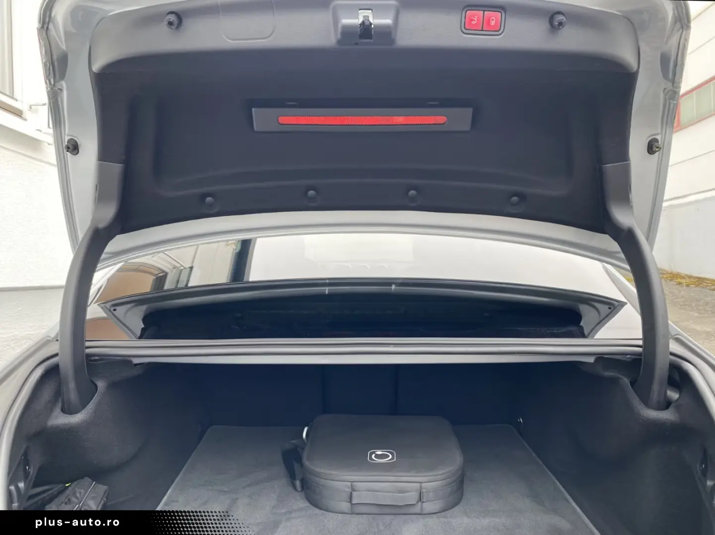 Mercedes-Benz C 300 e AMG Line Night-Paket