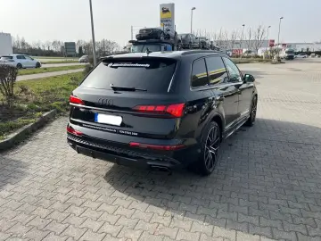 AUDI Audi Q7 SUV Sline 50TDI 286PS 7 Sitzer PANO AHK