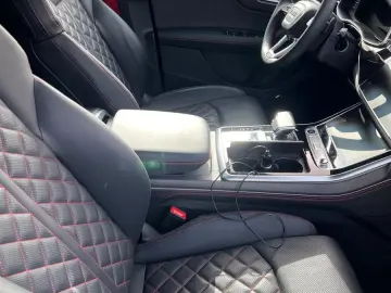 AUDI Audi Q7 SUV Sline 50TDI 286PS 7 Sitzer PANO AHK