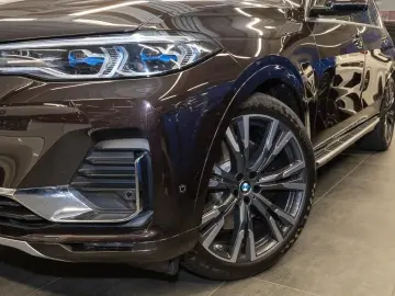 BMW X7 xDrive40i HuD Pano AHK Standheizg. Laser Mass