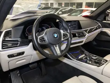 BMW X7 xDrive40i HuD Pano AHK Standheizg. Laser Mass