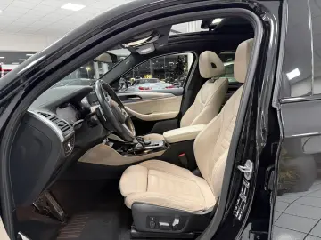 BMW X4 M40 i xDrive PANO STHZG LASER KAM AHK HUD H-K