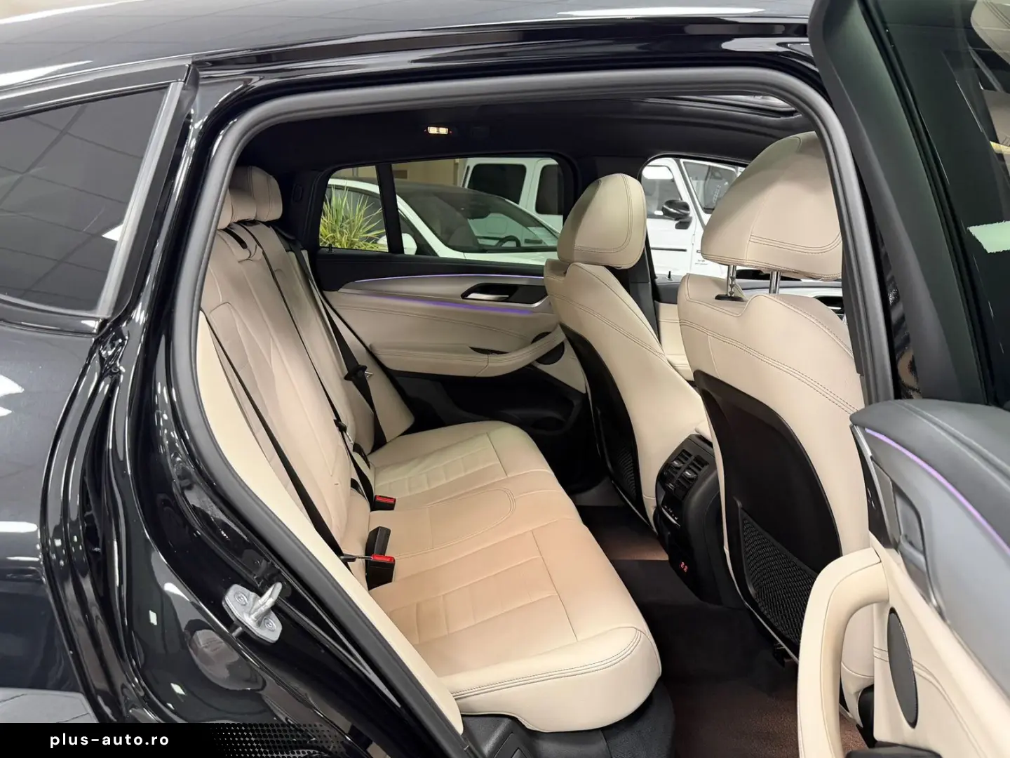 BMW X4 M40 i xDrive PANO STHZG LASER KAM AHK HUD H-K