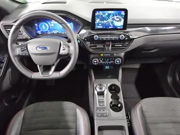 FORD Kuga 2.5 Duratec ST-Line X Navi LED Pano HuD AHK