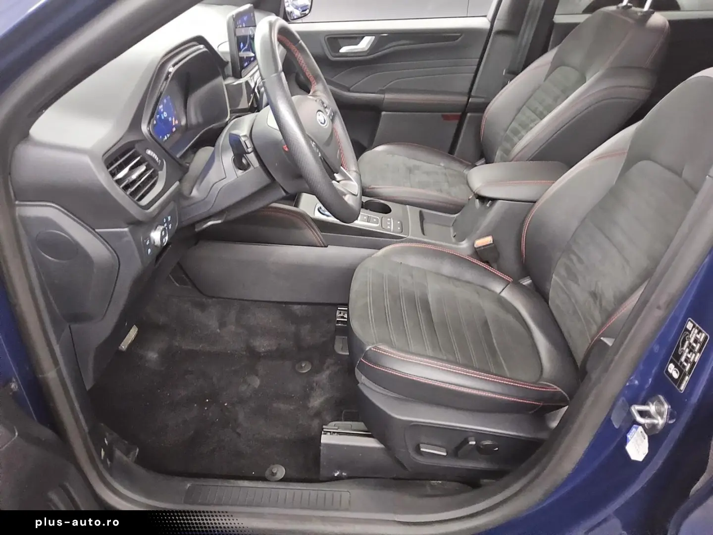 FORD Kuga 2.5 Duratec ST-Line X Navi LED Pano HuD AHK