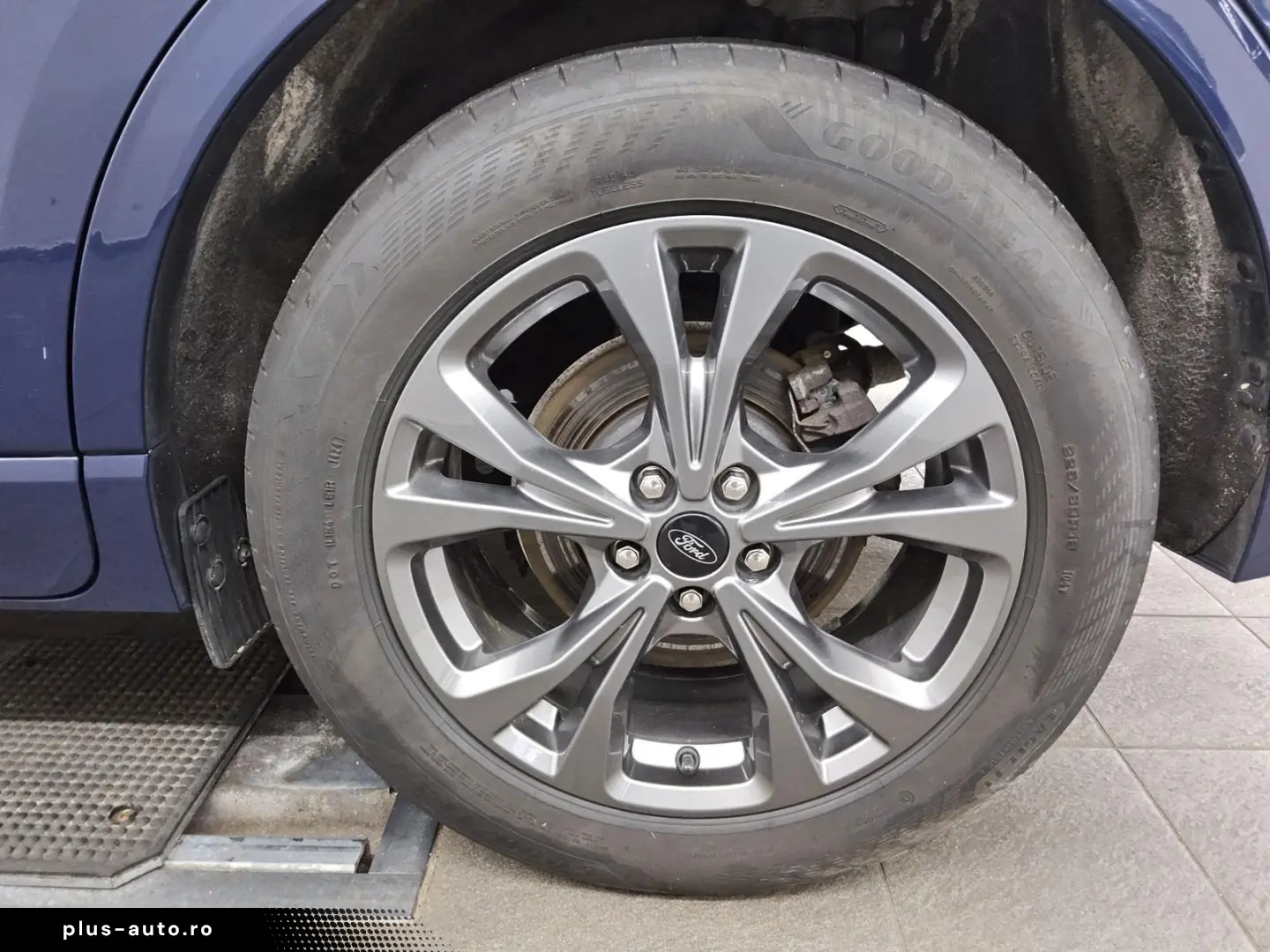 FORD Kuga 2.5 Duratec ST-Line X Navi LED Pano HuD AHK