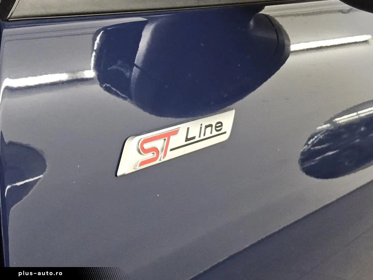 FORD Kuga 2.5 Duratec ST-Line X Navi LED Pano HuD AHK