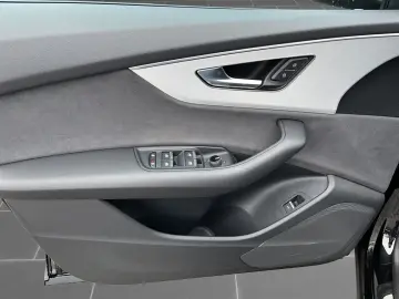 AUDI Q8 2x S line 50 TDI HD-MATRIX AHK 360 KAMERA