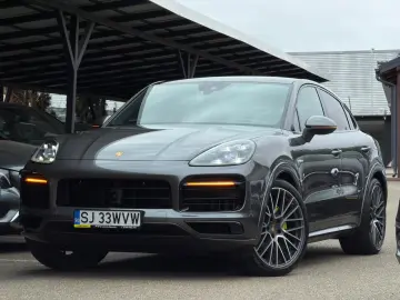Porsche Cayenne Hybrid benzina
