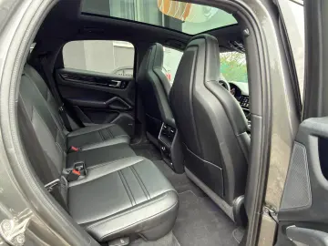 Porsche Cayenne Hybrid benzina