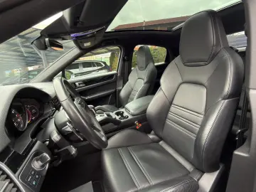 Porsche Cayenne Hybrid benzina