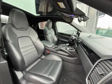 Porsche Cayenne Hybrid benzina