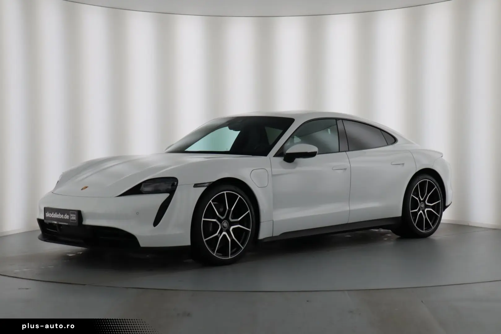 PORSCHE TAYCAN MATRIX-LED LUFTFEDERUNG RÜCKFAHRKAMERAuvm