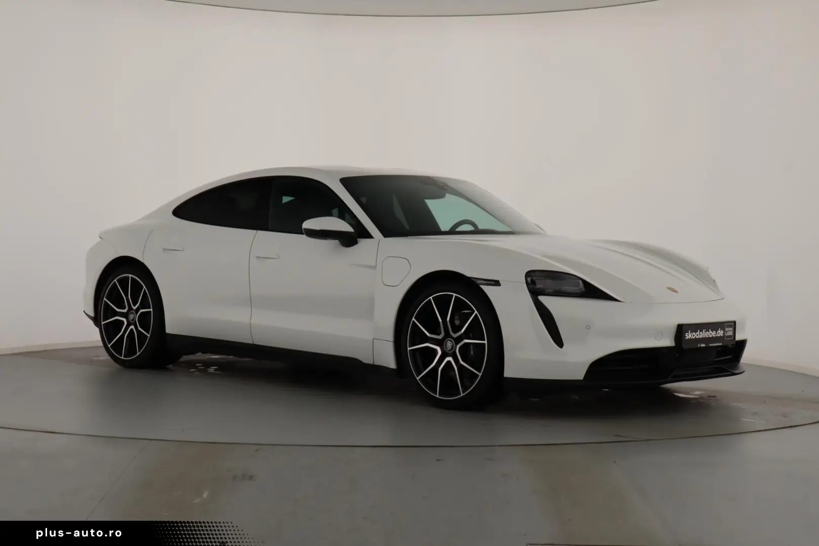 PORSCHE TAYCAN MATRIX-LED LUFTFEDERUNG RÜCKFAHRKAMERAuvm