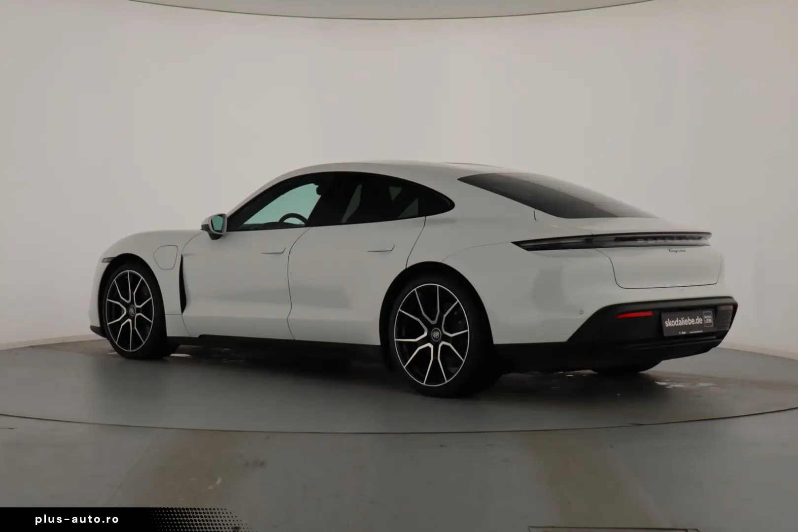 PORSCHE TAYCAN MATRIX-LED LUFTFEDERUNG RÜCKFAHRKAMERAuvm