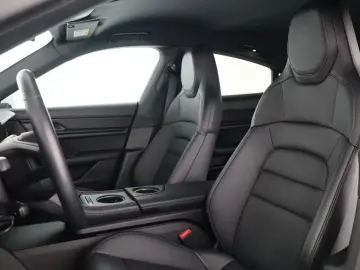 PORSCHE TAYCAN MATRIX-LED LUFTFEDERUNG RÜCKFAHRKAMERAuvm