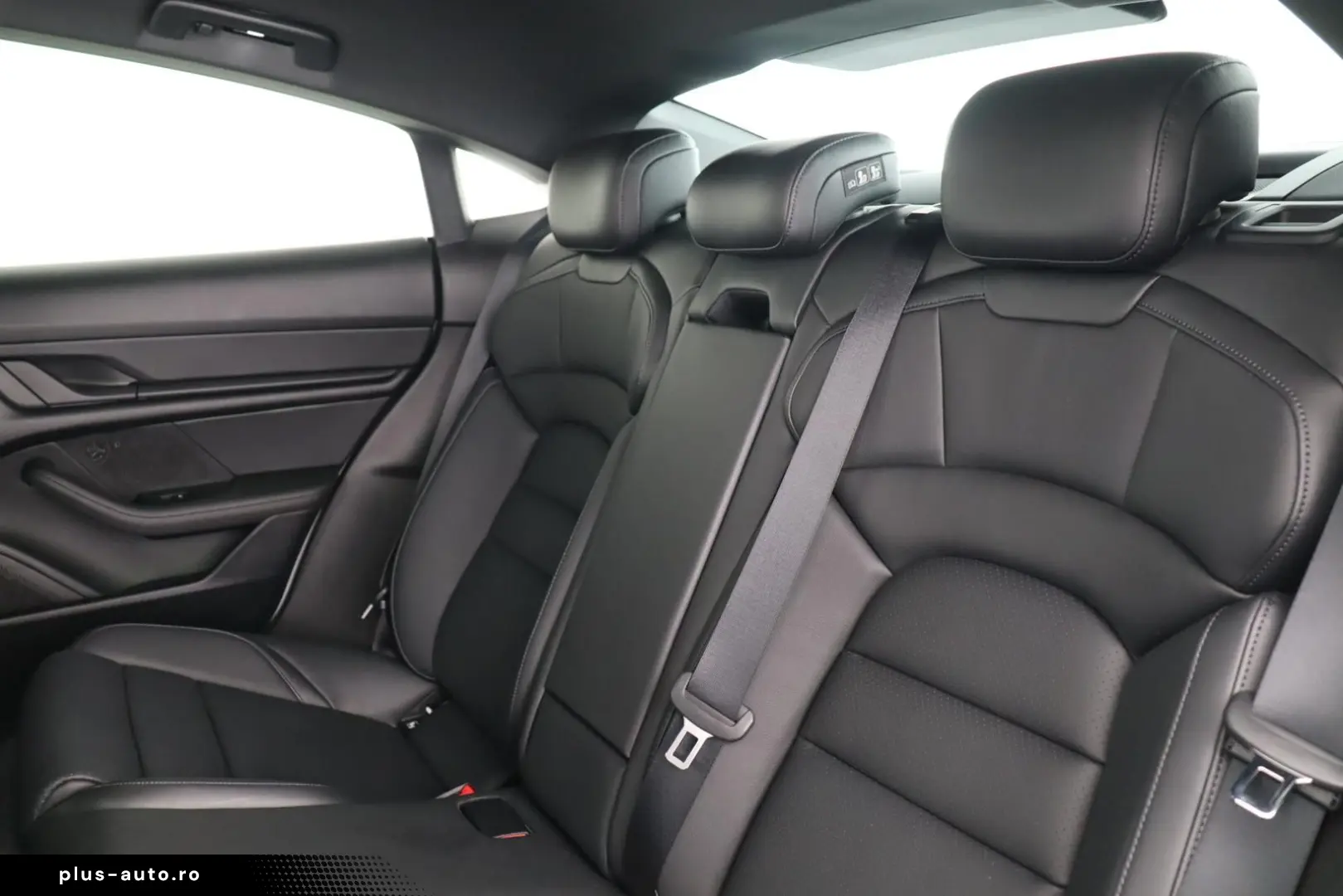 PORSCHE TAYCAN MATRIX-LED LUFTFEDERUNG RÜCKFAHRKAMERAuvm