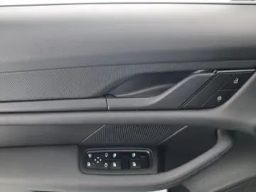 PORSCHE TAYCAN MATRIX-LED LUFTFEDERUNG RÜCKFAHRKAMERAuvm