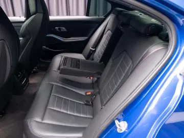 BMW 330 e xDr M SPORT