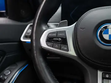 BMW 330 e xDr M SPORT