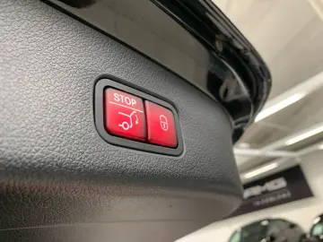 MERCEDES-BENZ GLC 200 4M  AMG NIGHT AHK MEMO 360 KAM SHZ LED