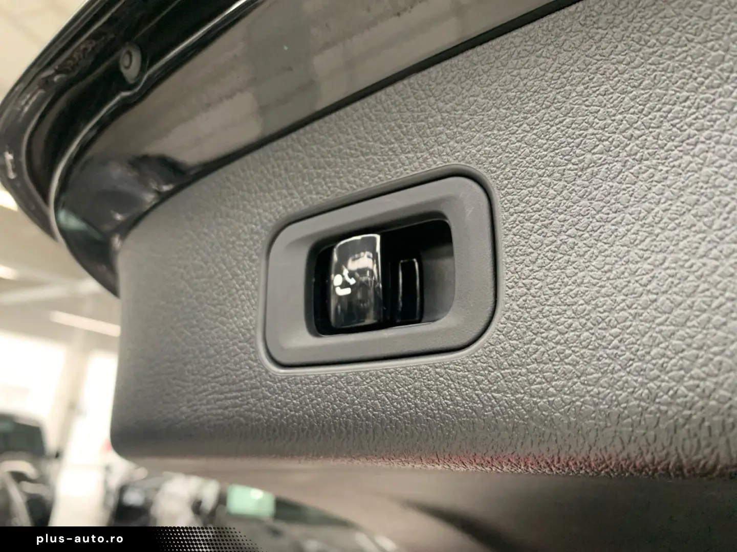 MERCEDES-BENZ GLC 200 4M  AMG NIGHT AHK MEMO 360 KAM SHZ LED