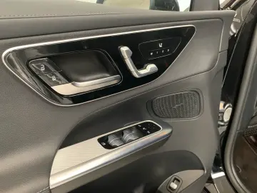 MERCEDES-BENZ GLC 200 4M  AMG NIGHT AHK MEMO 360 KAM SHZ LED