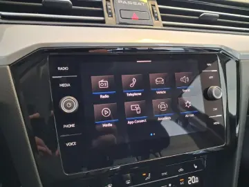 VOLKSWAGEN PASSAT Advance 1.5 TSI ACT DSG 150 CP