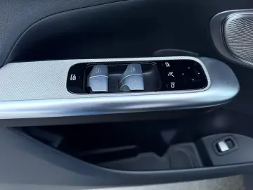 MERCEDES-BENZ GLC 300 d 4M AMG Pano Digital Light Burmester