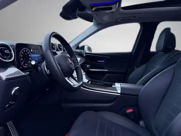 MERCEDES-BENZ GLC 300 d 4M AMG Pano Digital Light Burmester