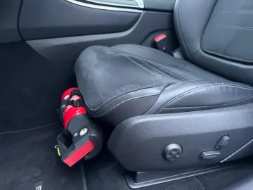 MERCEDES-BENZ GLC 300 d 4M AMG Pano Digital Light Burmester