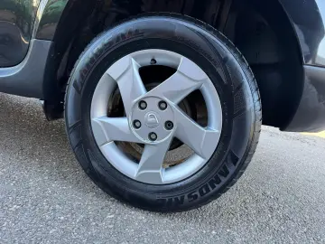 Dacia Duster Benzina 1.6 2011 Manuala